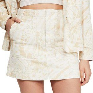UO BDG beige and white skirt